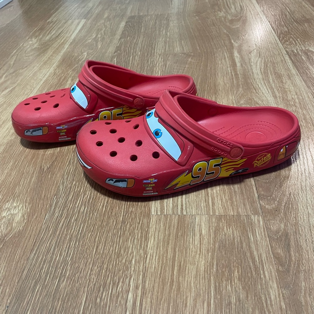 Men’s cars lightning McQueen crocs 10 men 12 women